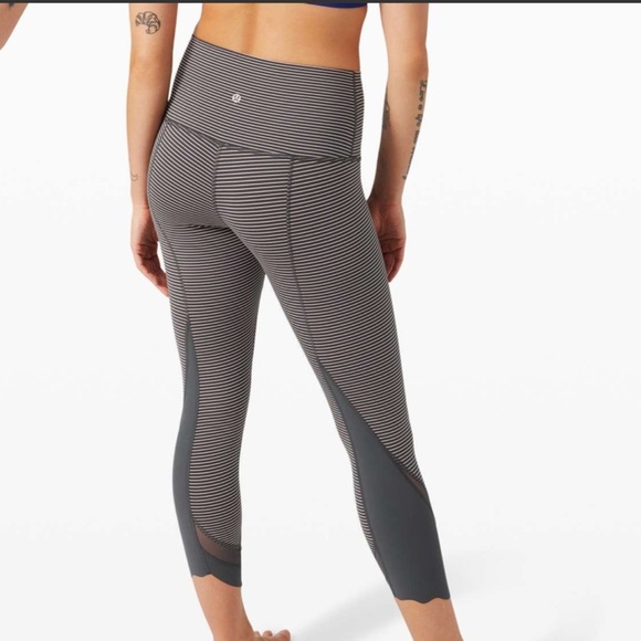 Lululemon Wunder Under Crop High Rise - Picture 2 of 5
